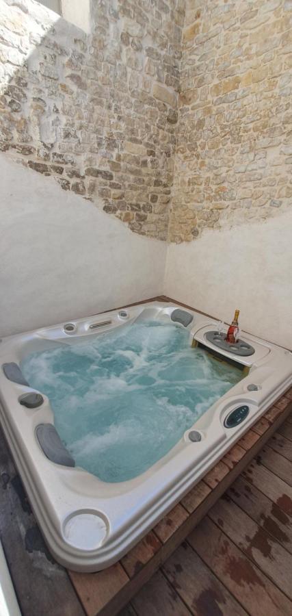 L'Acqua Dolce - La Rochelle - Ile De Re - Jacuzzi Apartment Bagian luar foto