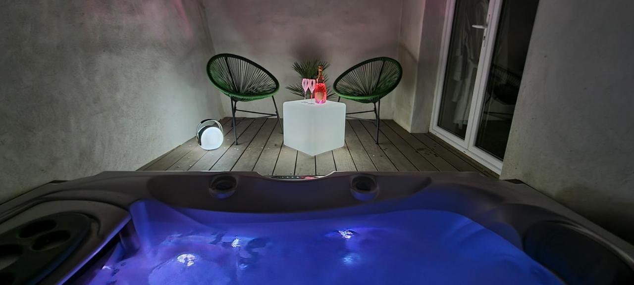 L'Acqua Dolce - La Rochelle - Ile De Re - Jacuzzi Apartment Bagian luar foto